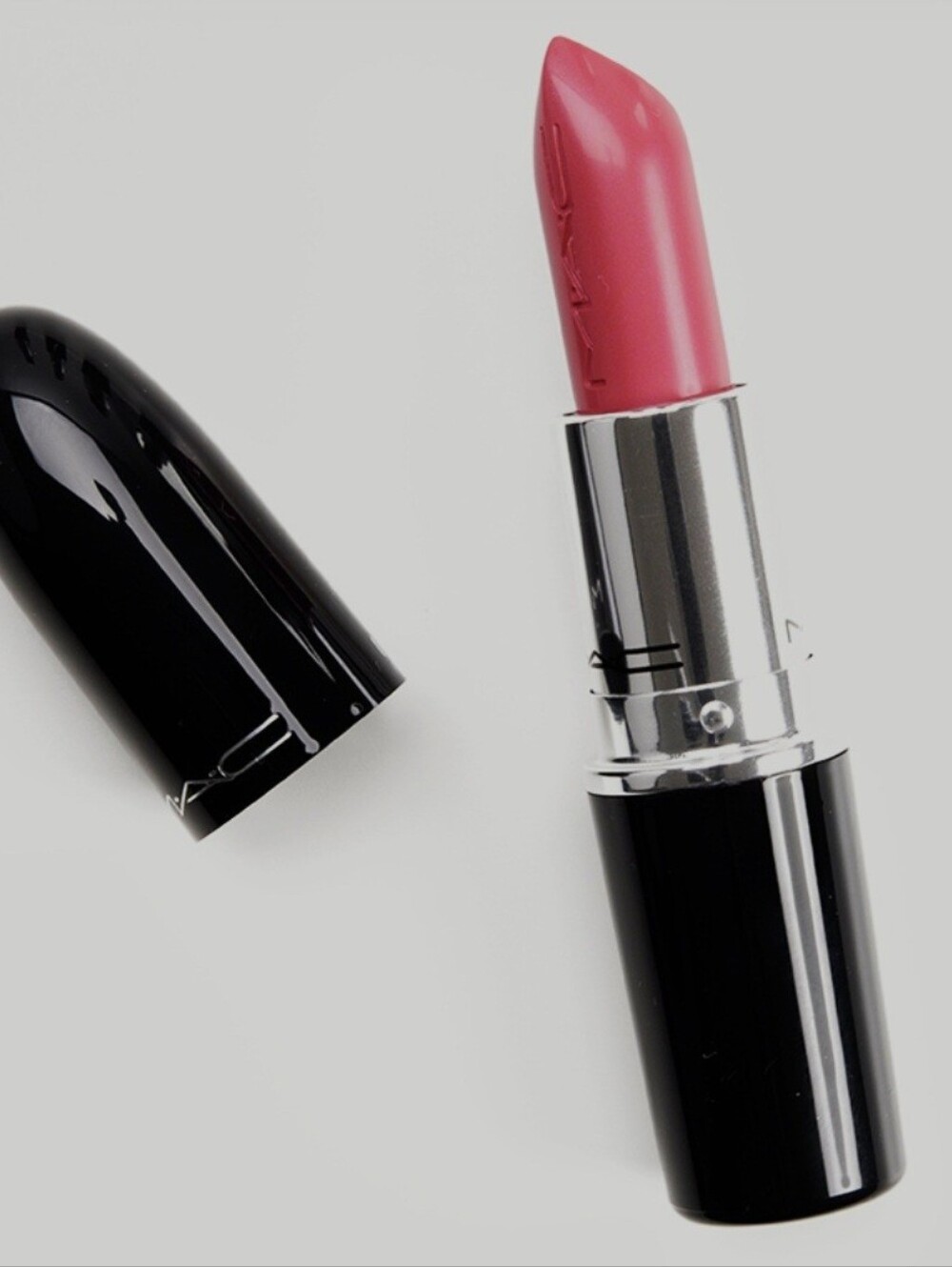 MAC Cosmetics Lustreglass Lipstick - Frienda (NIB)